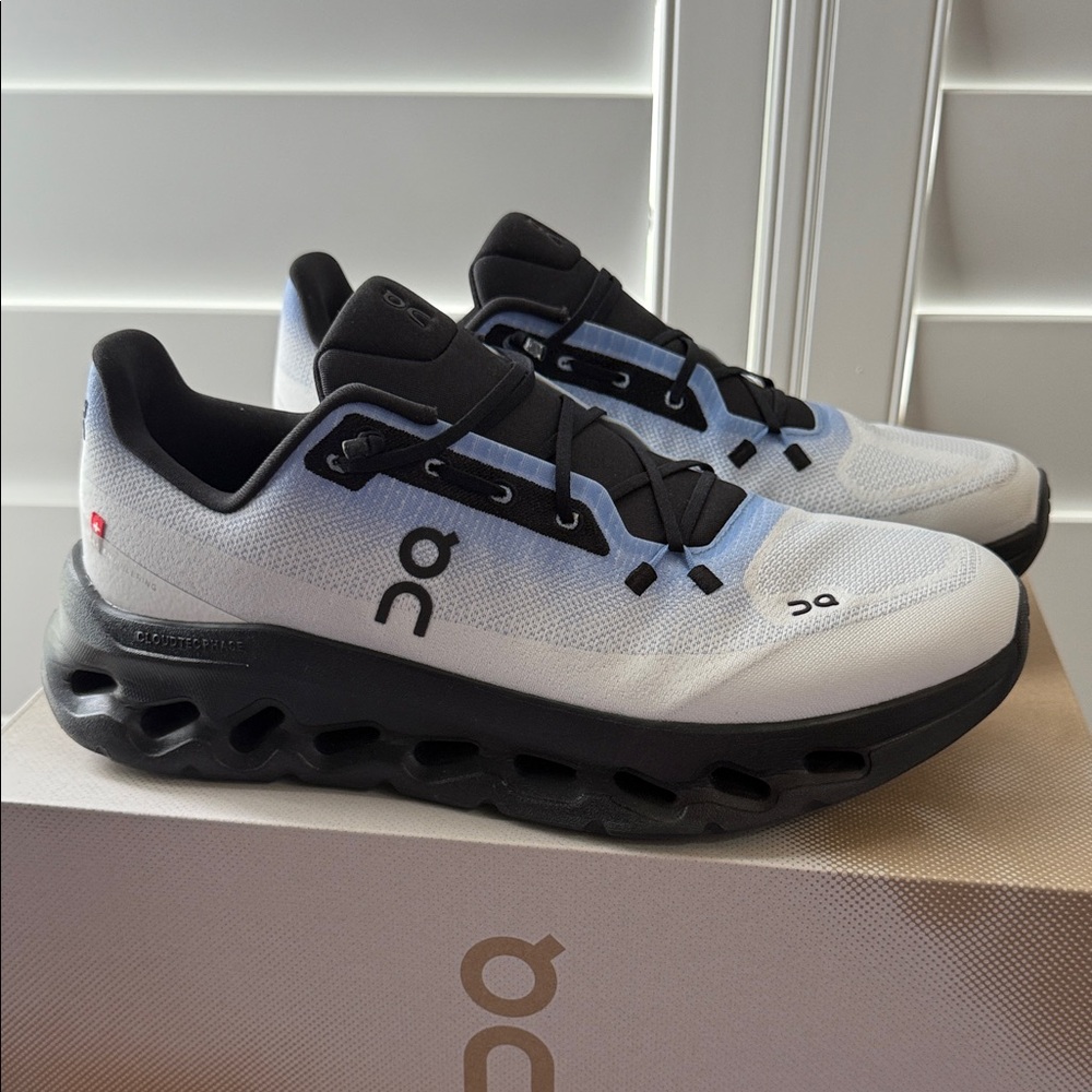 On Running Men's Cloudtilt Ultramarine/Eclipse size 10